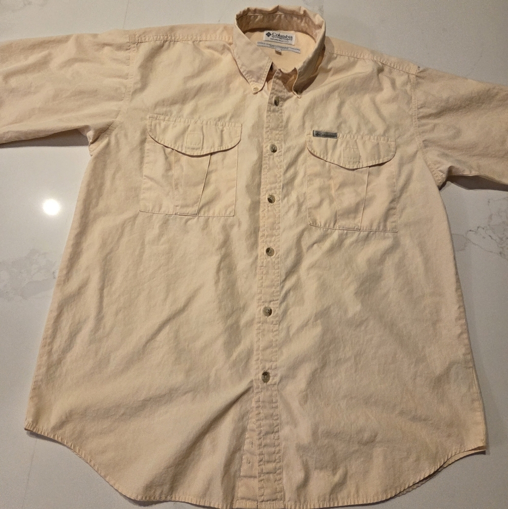Vtg Columbia Sportswear Butter Yellow 100% Cotton Button Down Short Sleeve Shirt